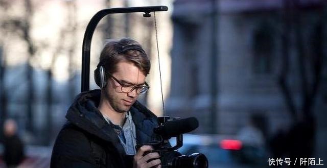 隐情|豆瓣8.4,画家与偷画贼之间竟产生情愫,看似背德却有动人隐情