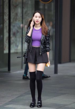 性感|街拍:美女随心搭配,性感十足,凸显完美身材比例