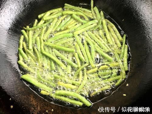 下饭|天冷后,3种食材一锅出,喷香下饭,——营养均衡,别错过