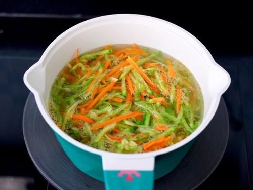 蔬菜丸子这样做，比肉丸子还好吃，外酥里嫩真过瘾