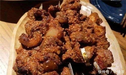 烧烤|3种公认最“难吃”的烧烤,我敢赌一箱辣条,你全都吃过!