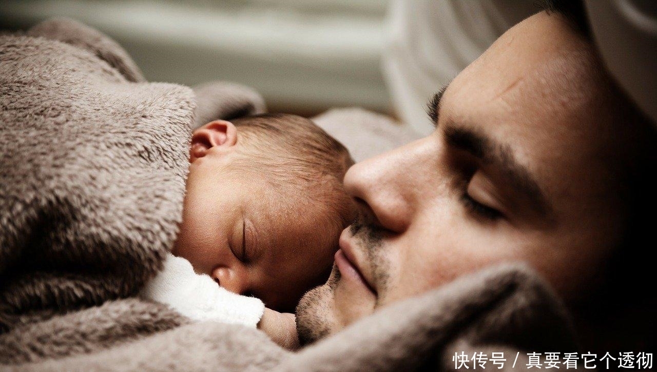 爱孩子,这是连母鸡也会的事情, 而人和鸡是不同的!