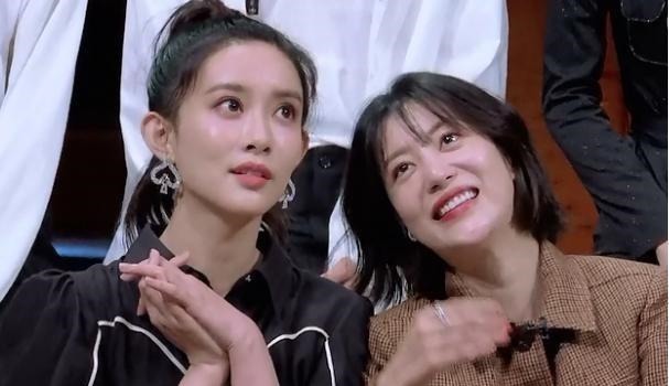 辣目洋子占据顾里的一角,相机扫描李溪芮,入戏太深的表达式