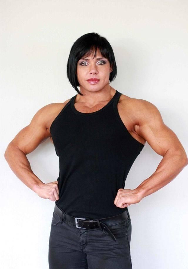 英国|英国最强女性健美运动,曾获业余世界健美冠军,每隔三小时吃一餐