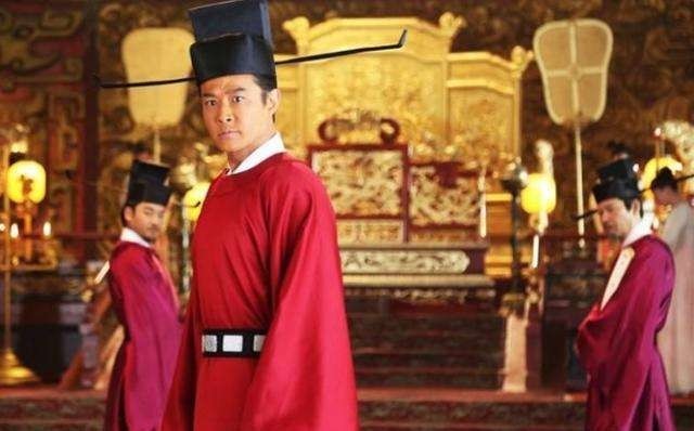 有人|此妃得宠后，有人冒死在朝门写下八个字，诉说百姓的忧虑