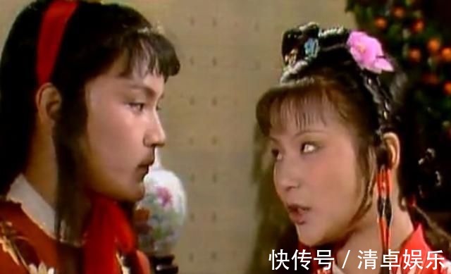 贾府$史湘云带着大包的衣服来贾府,贾母为啥装作看不见?有两个原因