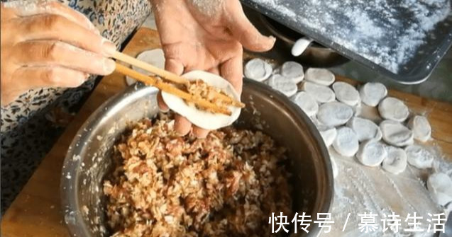 天冷了，大白菜这样吃最过瘾，不炖豆腐，鲜香营养3大碗不够吃！