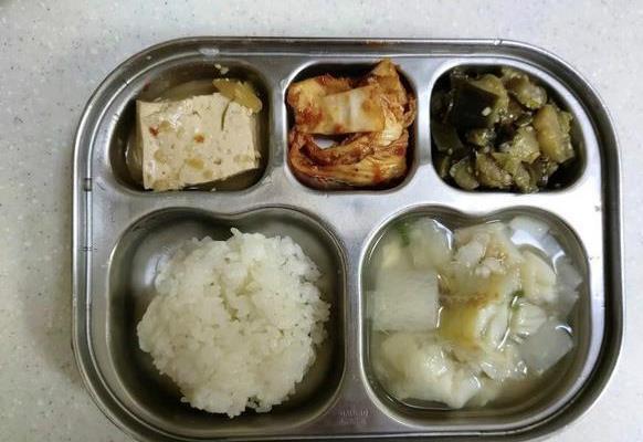 中、日、韩三国幼儿园伙食大比拼，网友：没有对比就没有伤害