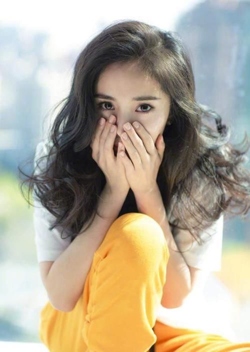 丸子头已经不流行了，今年这5种“发型”是真火，简单大方显脸小