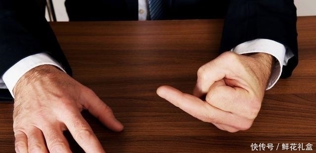 肝好不好,“竖中指”就知道,若没有3个现象,