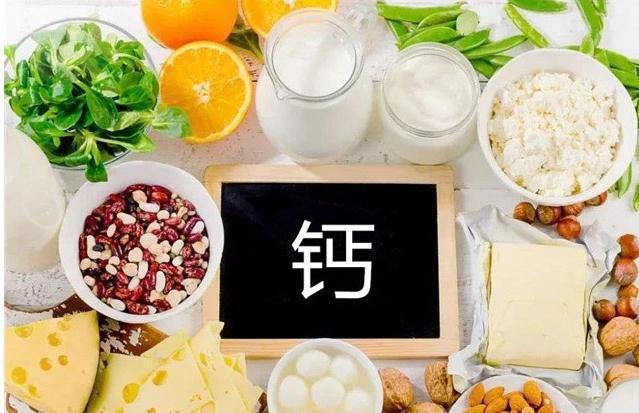 钙片|骨质疏松,钙片什么时候吃最好?会不会致肾结石?
