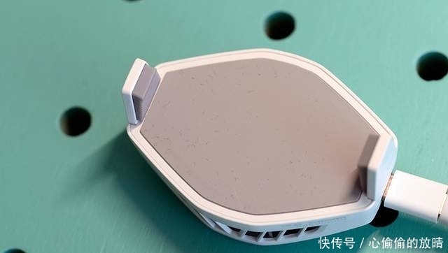 款产品|黑鲨冰峰背夹竟成热销品?苹果iPhone12游戏绝配,主动制冷降温
