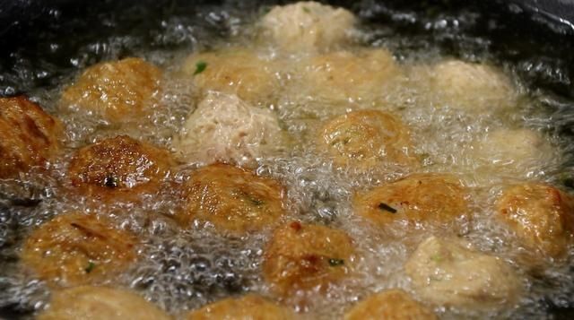 冬季，遇到这芋头别手软，教你最好吃的做法，外酥里嫩