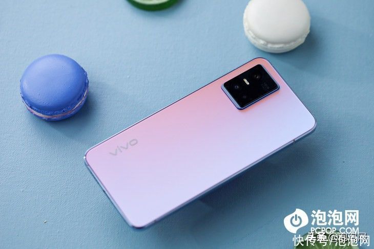 美颜|vivo S10 Pro评测：自然柔光人像自拍有啥不同？