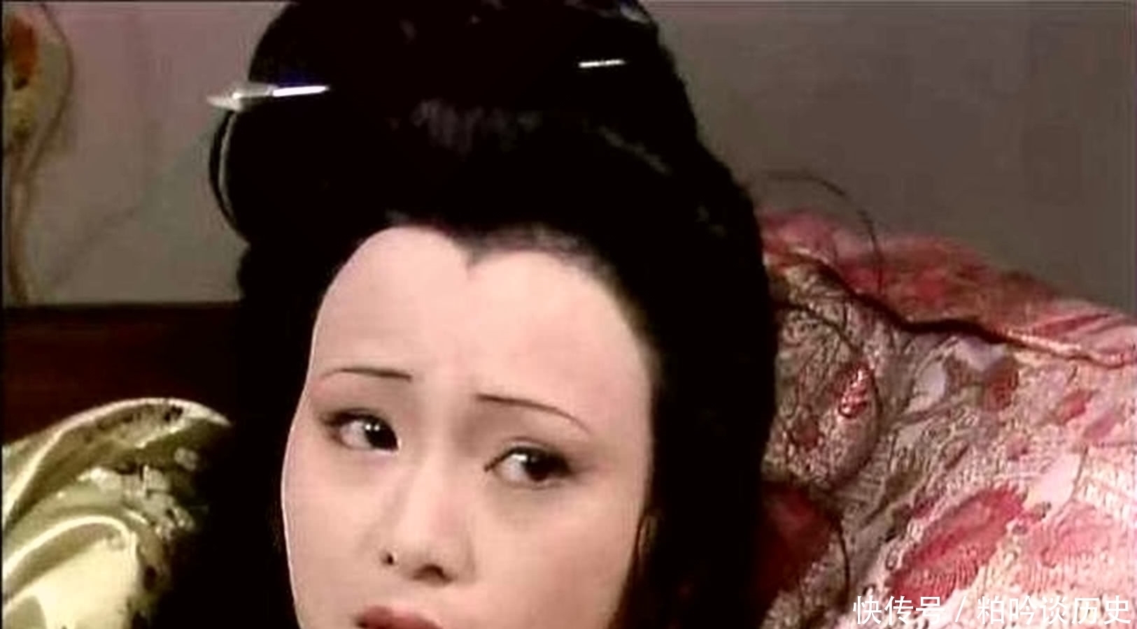 秦可卿是病逝?曹雪芹营造的假象,被脂砚斋的3000条批语揭开