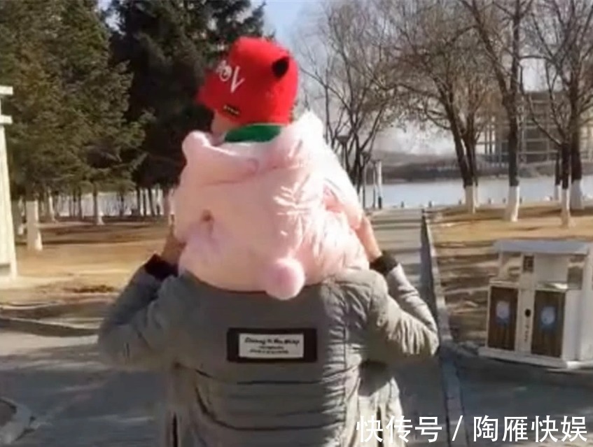 爸爸|自从生了龙凤胎之后,爸爸出门的画风是这样的,简直暖化了