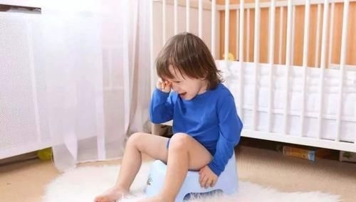 肠胃消化|孩子常便秘,吃香蕉只会加重,缓解便秘的最佳水果原来是它们