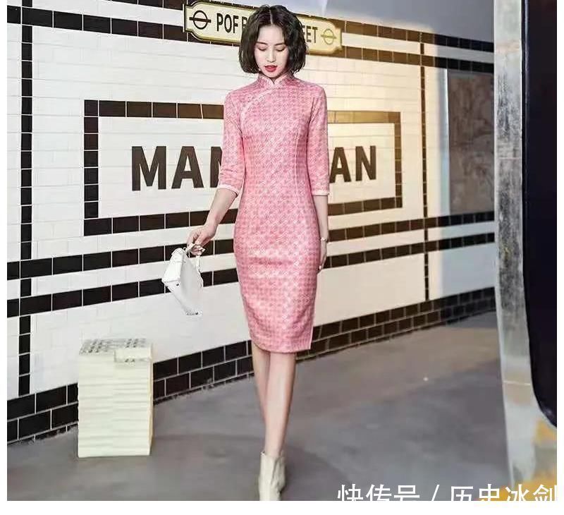 姑娘 如何挑选适合自己的旗袍?两个小妙招教你,年轻女孩也能穿旗袍!