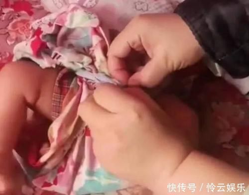 妈妈|妈妈炫耀新型“纸尿裤”,网友看到图片后怒了:没钱可以不生