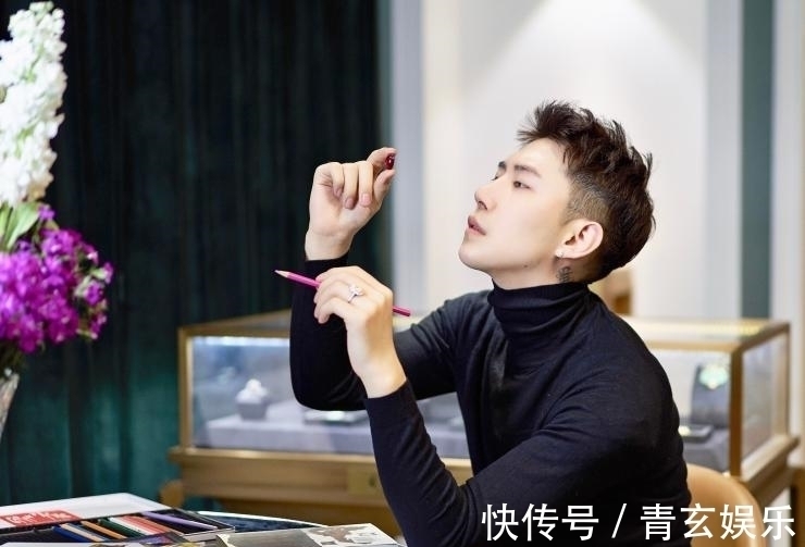 朱茵@95后的他,承包半个娱乐圈的首饰,还被一票好莱坞巨星疯狂打call