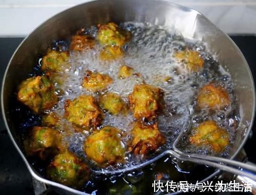 炸萝卜丸子|炸萝卜丸子，记住“1腌2拌3炸”技巧，不加一滴水，丸子放凉也脆