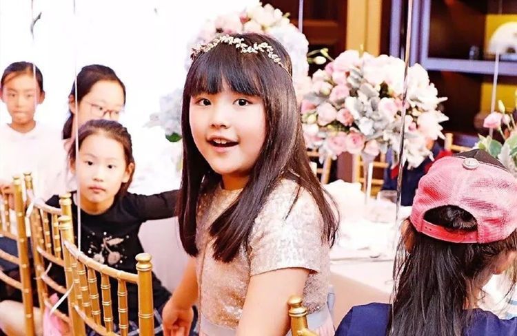 作品之中|王诗龄绘画作品获赞,不愧是李湘的女儿,绘画天赋不一般