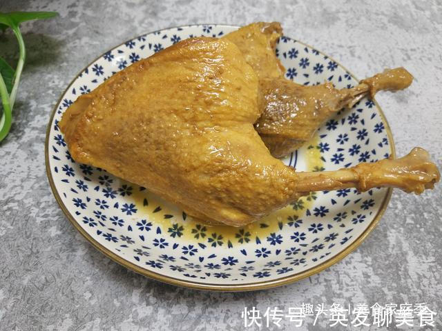 金黄|沙县小吃10元一只的鸭腿，在家9.9元卤一锅，色泽金黄诱人超好吃