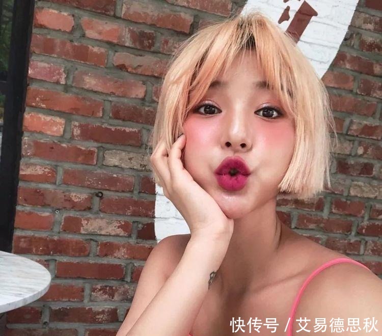 短发“一刀切”,不打理也好看