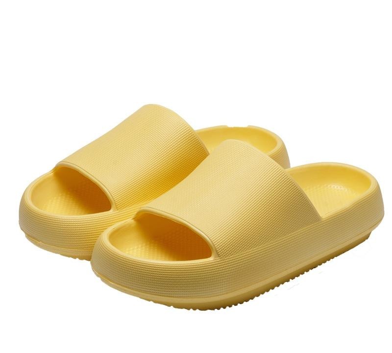 ev去年的拖鞋就别穿了,看我媳妇脚上穿的,舒适更减龄