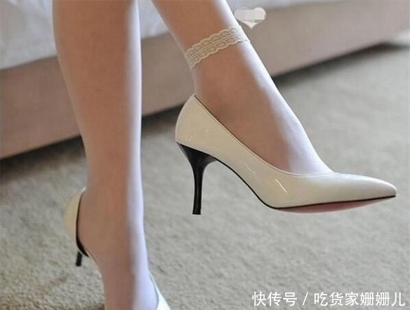 焦点|纤细的鞋跟尖头非常女性化,让你轻松成为移动的焦点
