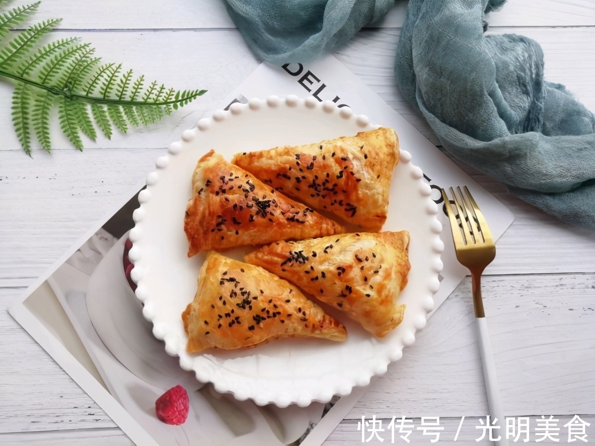 苹果派|家里面的苹果吃不完，用万能的手抓饼解决，孩子很喜欢