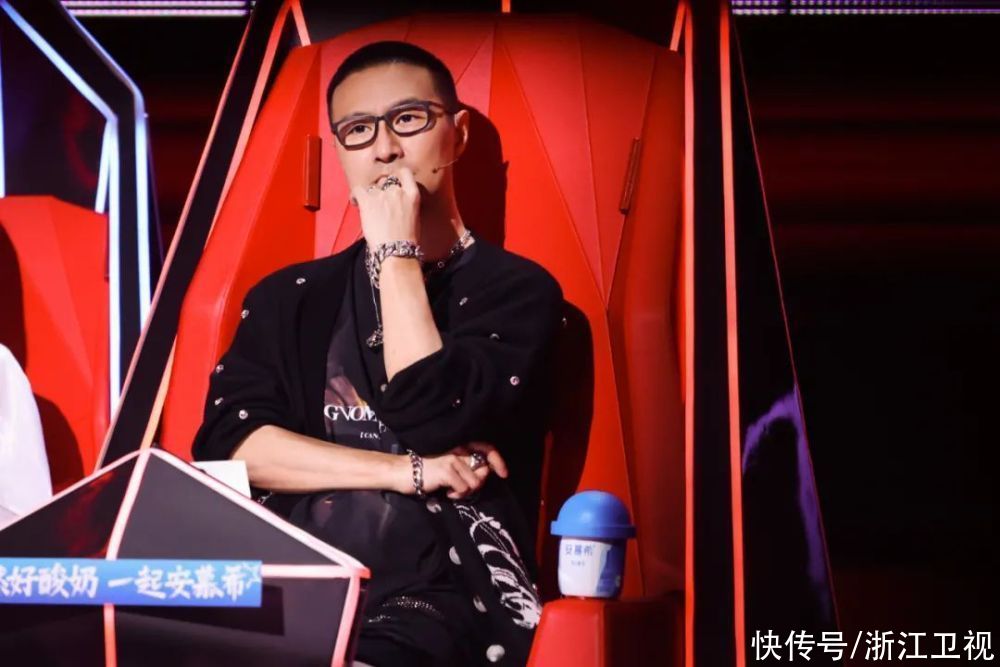 学员|《2021中国好声音》抢人大战白热化，战队洗牌李克勤深陷“甜蜜的烦恼”