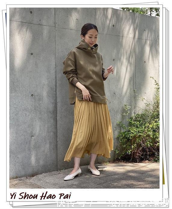 卫衣怎么搭配下装才合适15种增强女人味的轻熟穿搭案例