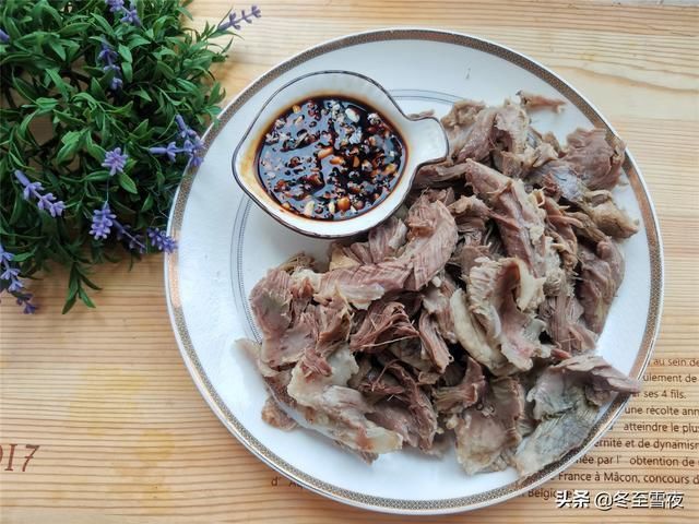 猪肉|三伏天，猪肉这样吃，做法简单，不油不腻，下酒下饭又解馋
