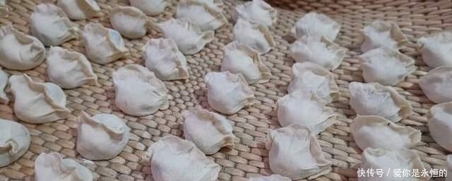 春天包饺子,还是这馅最香,清香鲜嫩,水灵多汁,一辈子都吃不够