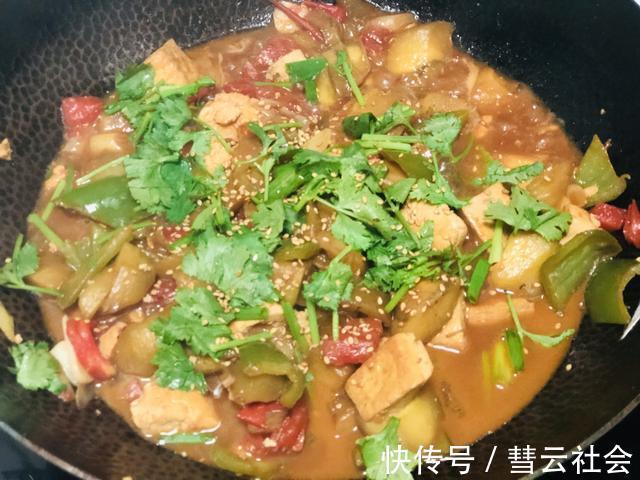 天生一对|茄子炒豆腐,先放茄子还是豆腐,很多人搞错,难怪茄子吸油还不香