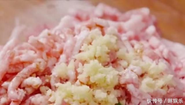 油面筋酿肉,源自本帮菜,浓油赤酱、咸鲜适中