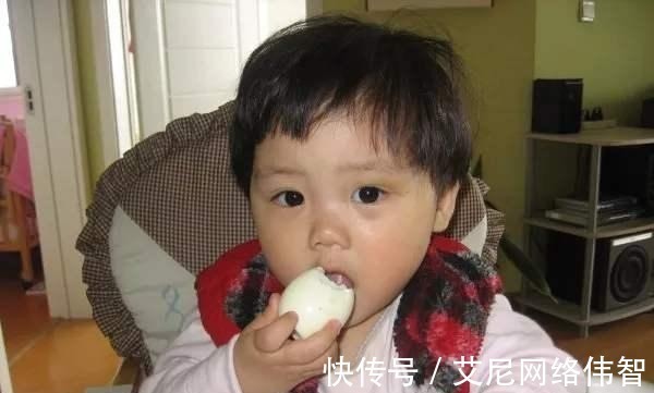 孩子|1岁宝宝高烧昏迷不醒,医生说罪魁祸首是鸡蛋,奶奶说是我害了娃