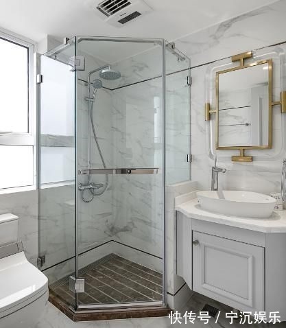 淋浴房|淋浴房还在铺瓷砖,真傻如今都流行“四边走水”好处太多了