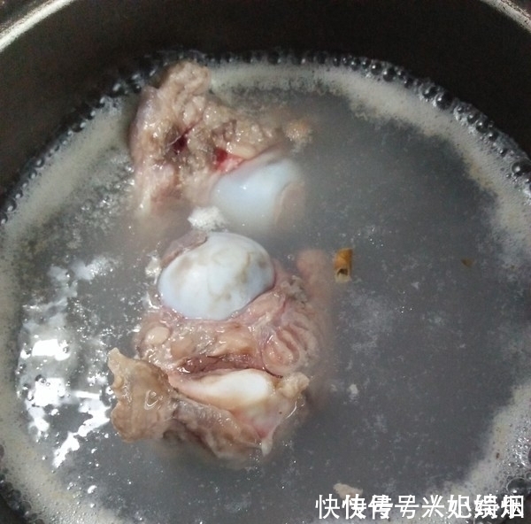 遇到这肉别手软,买上几斤炖一锅,比牛肉香,比羊肉滋补,美滋滋