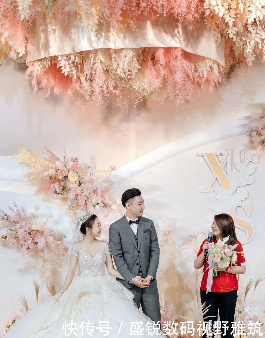 深圳队|深足球衣见证了婚礼的承诺：爱情和足球是一辈子信仰！