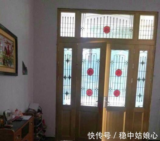 8年赚了30万,回乡下盖了个小别墅,装好后朋友却说很土气!