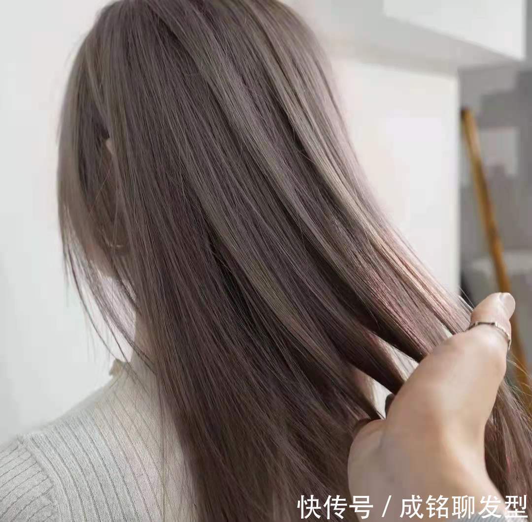 不用“漂色”不用“退色”,黑发一步染到位的生活色,显白又高级