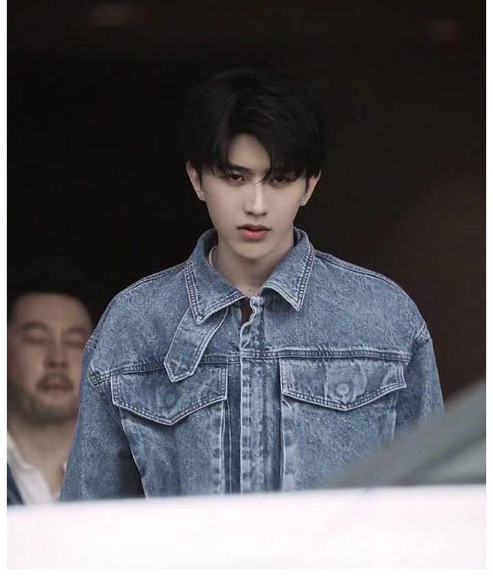 《奔跑吧》無故斷更，倉促放送合輯篇引網(wǎng)友猜測：老成員鬧退出？