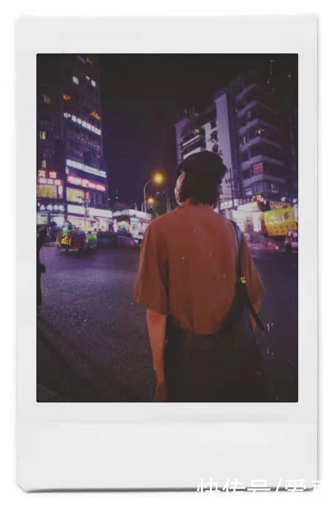 氛围感|210825 朱正廷发文将与重庆告别 夜游重庆氛围感拉满的随手拍公开