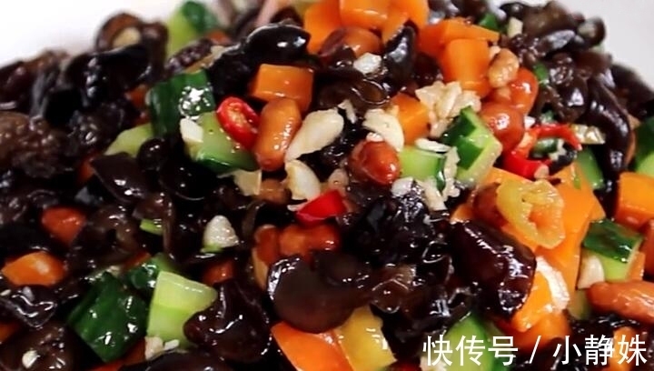 黄瓜丁|大厨教你凉拌木耳最好吃的做法,清爽可口,营养美味,上桌抢着吃