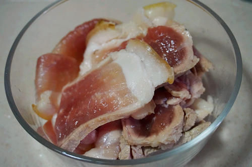 浮沫|把饭店美味带回家，肥而不腻的回锅肉，鲜香美味，大口吃肉才下饭