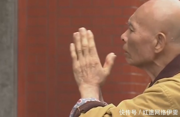 烧香|自古至今,人们烧香为什么一定要烧三根?有什么讲究?