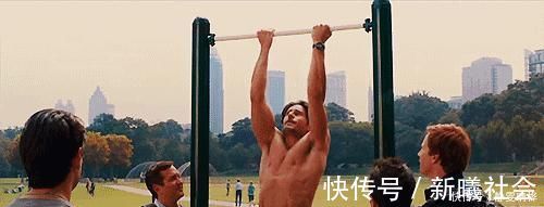 臂弯举|掌握正确的训练方法,仅靠自重一样能够锻炼出发达的手臂肌肉