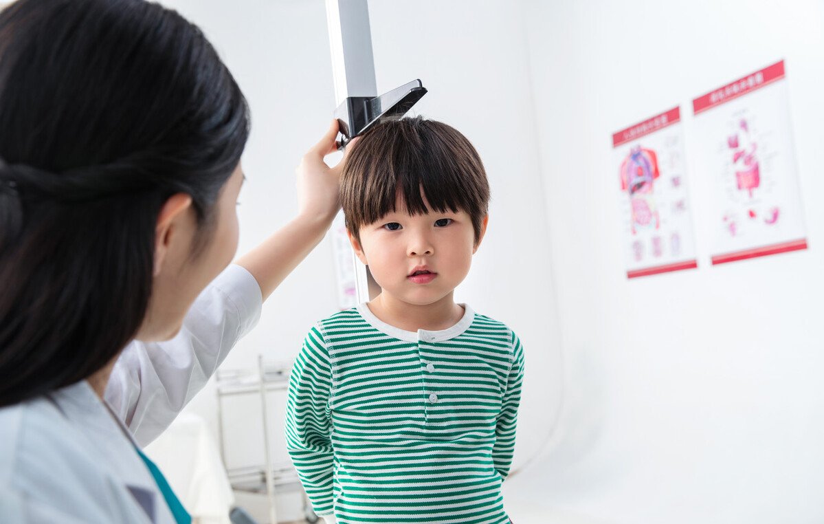 生长激素|想让娃成为大高个，一个关键时间点父母不可错过，关系到生长激素